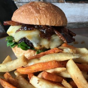 Cheese Rain Burger/incluye papas