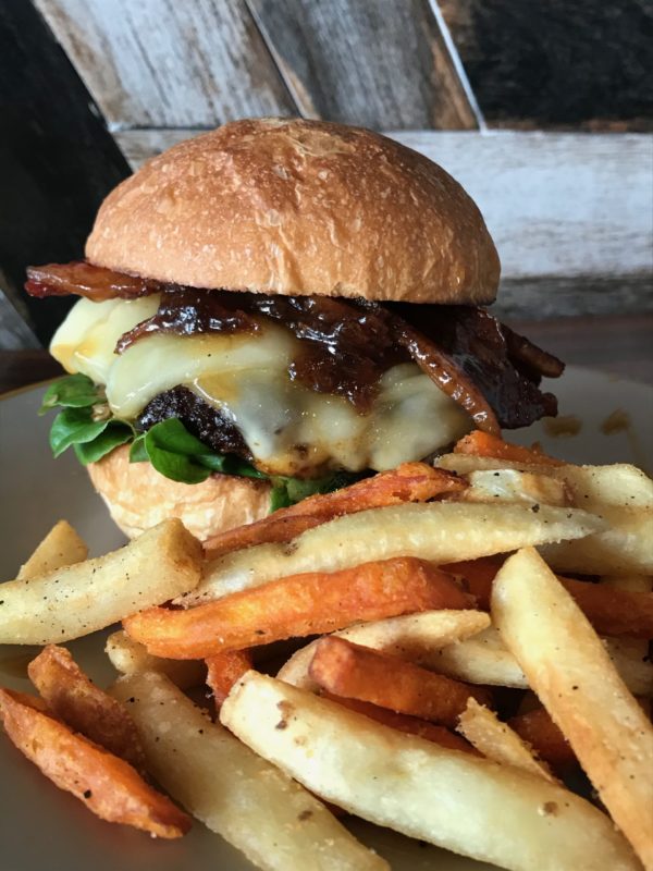 Cheese Rain Burger/incluye papas